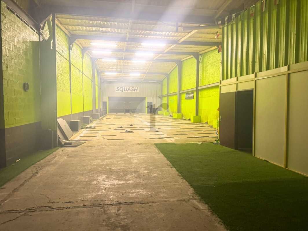 Aires d'Entreprises vous propose, à l'acquisition