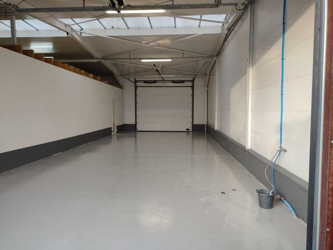 Aires d'Entreprises vous propose, à la location, 