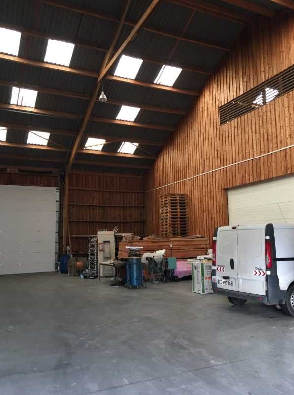 À louer, sur la zone industrielle de (59) - Sars 