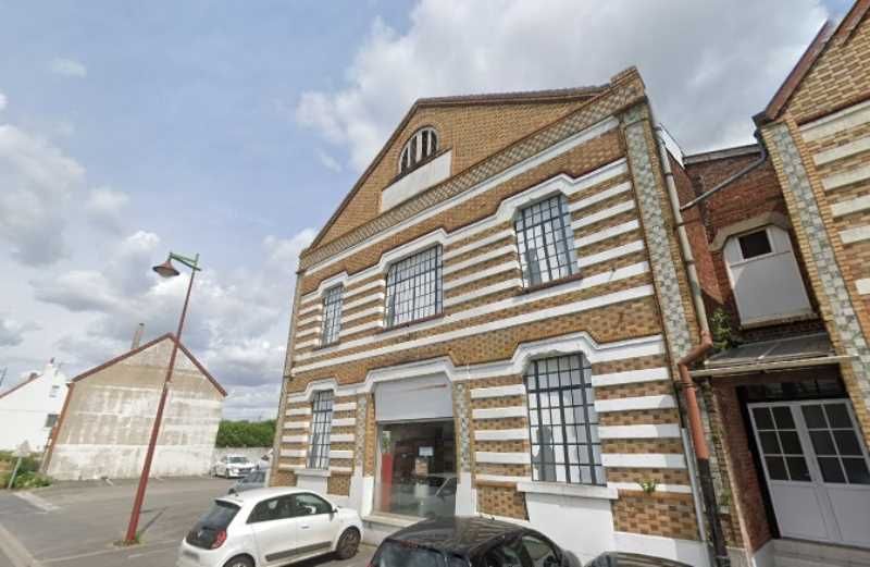 Aires d'Entreprises vous propose, à l'acquisition