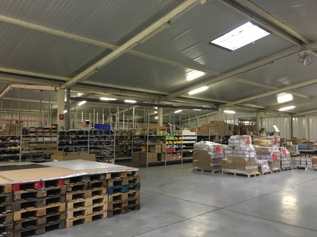 A louer - à Lys-Lez-Lannoy, local d'activité/stoc