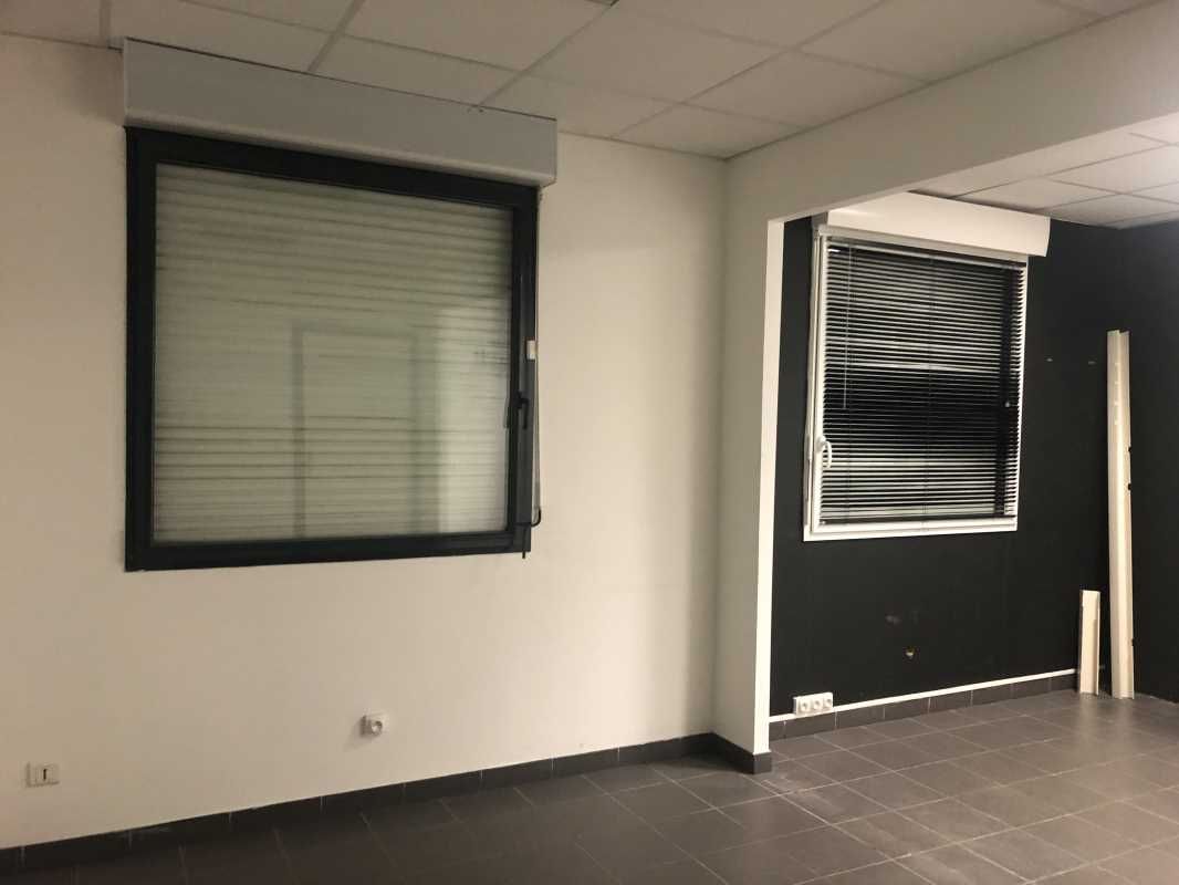 A louer à Tourcoing, 2 cellules d'activité mitoye