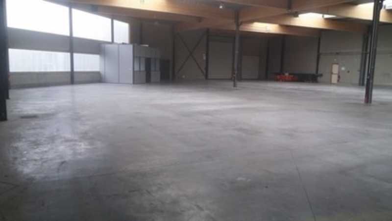 À louer bâtiment indépendant avec de belles prest