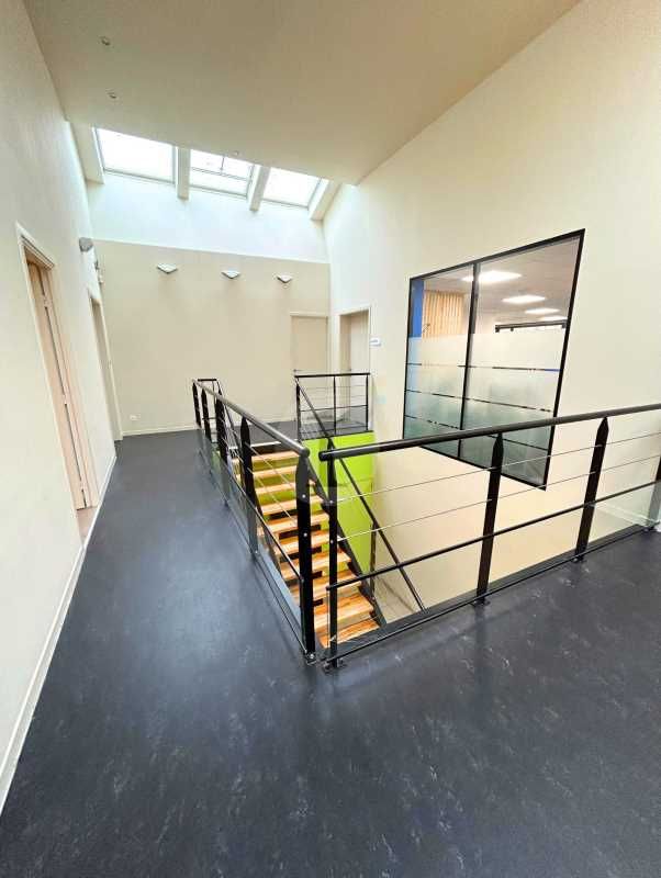 Aires d'Entreprises vous propose, à la location, 