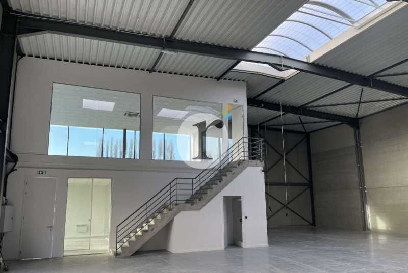 Aires d'Entreprises vous propose, à la location, 