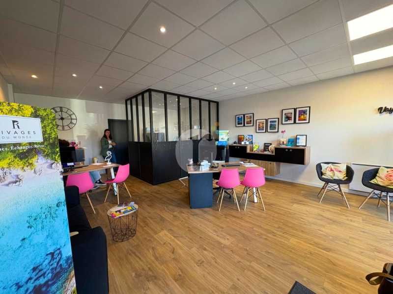 Aires d'Entreprises vous propose, à la location, 