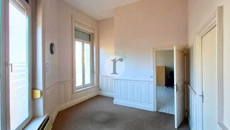 Aires d'entreprises vous propose à la location ce