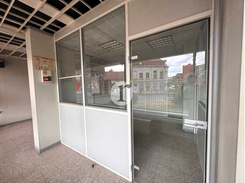 Aires d'Entreprises vous propose, à la location, 