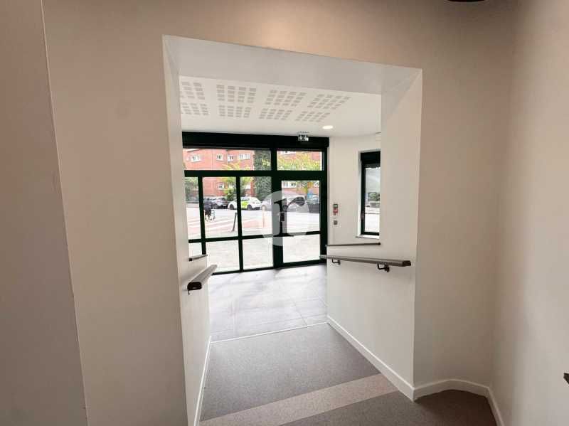 Aires d'Entreprises vous propose, à la location, 