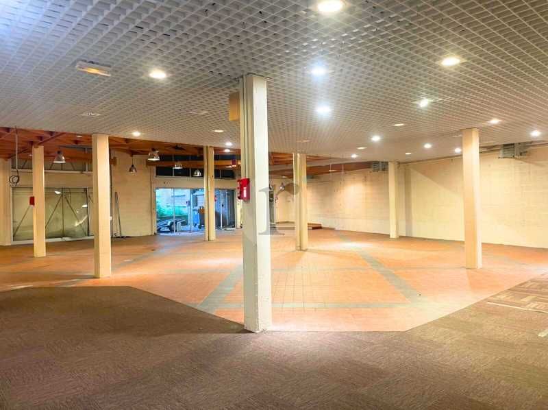 Aires d'Entreprises vous propose, à l'acquisition