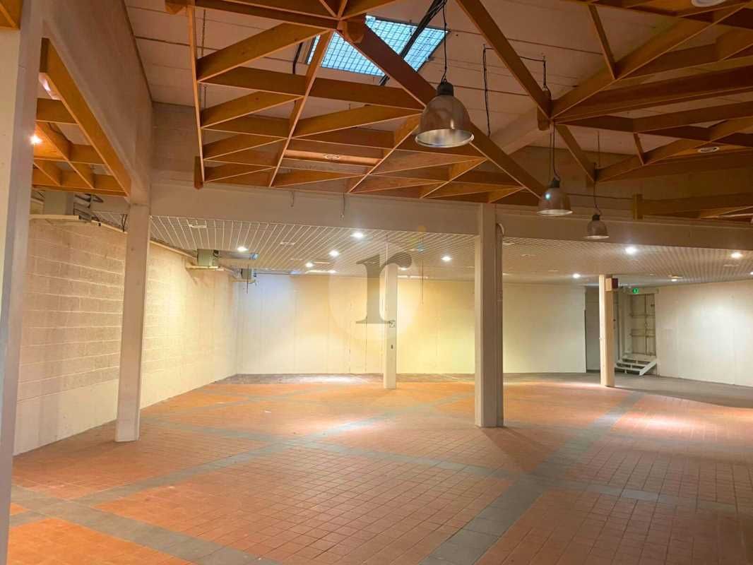 Aires d'Entreprises vous propose, à l'acquisition