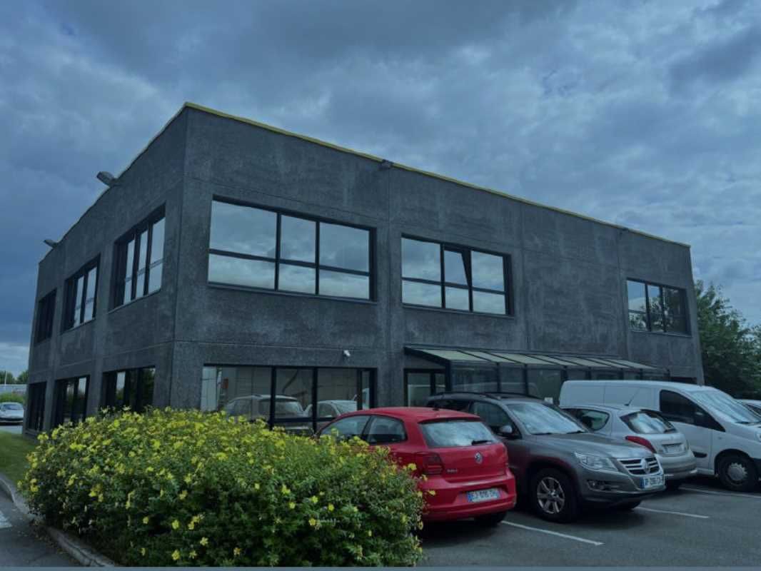 Aires d'Entreprises vous propose, à la location, 