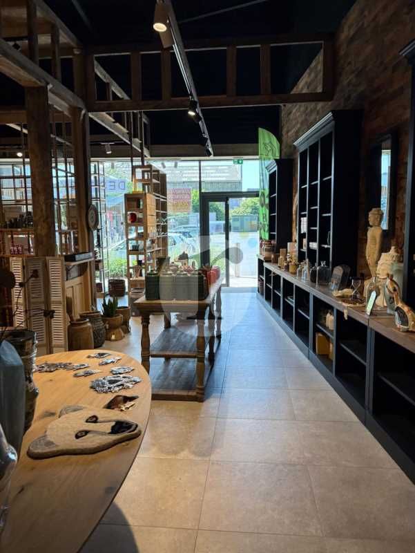 Aires d'Entreprises vous propose, à la location, 