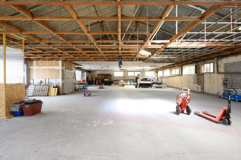 Aires d'Entreprises vous propose, à l'acquisition