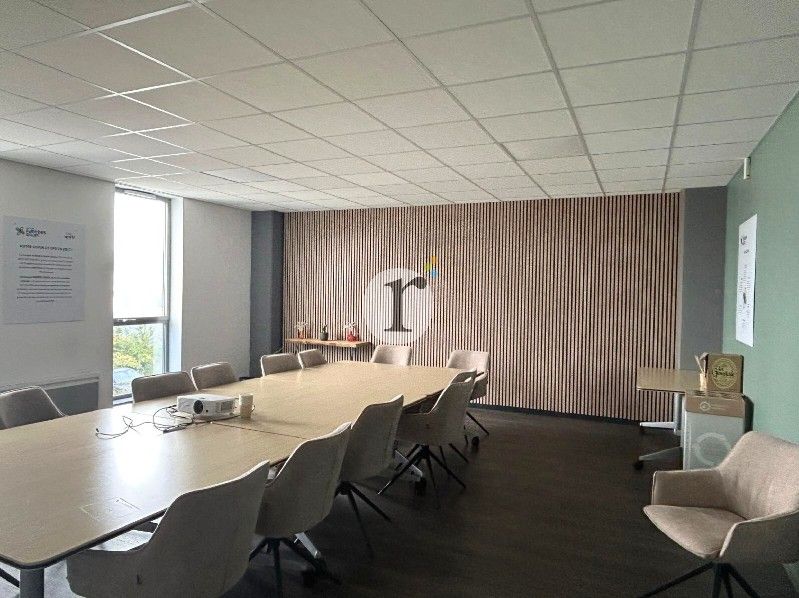 Aires d'Entreprises vous propose, à la location, 