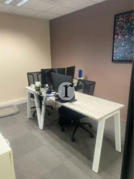 Aires d'Entreprises vous propose, à l'acquisition