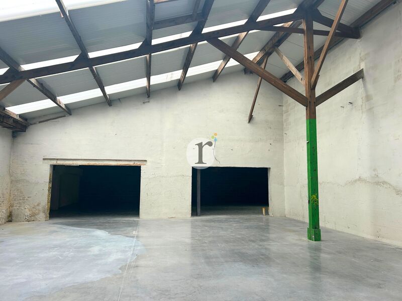 Aires d'Entreprises vous propose, à l'acquisition