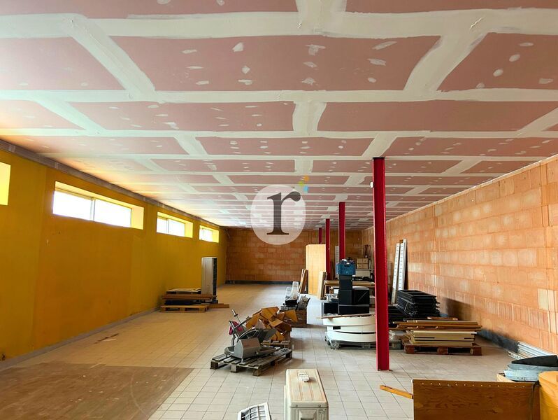 Aires d'Entreprises vous propose, à la location, 