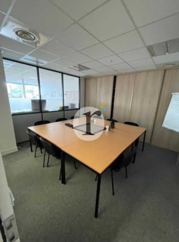 Aires d'Entreprises vous propose, à la location, 