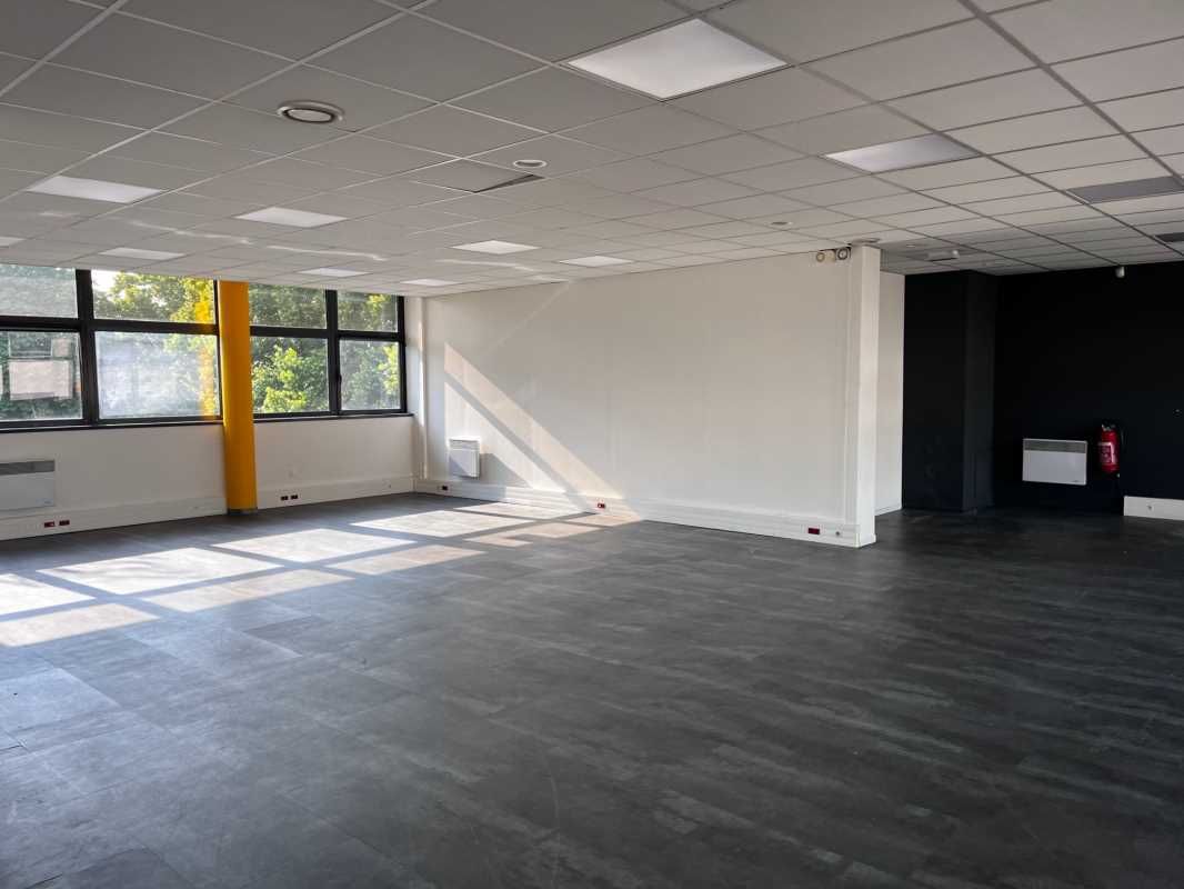 Bureaux de Immeuble  de 3200m2 en R+3            