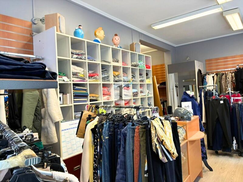 Aires d'Entreprises vous propose, à la location, 