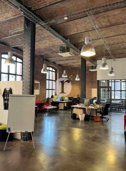 Aires d'Entreprises vous propose, à la location, 