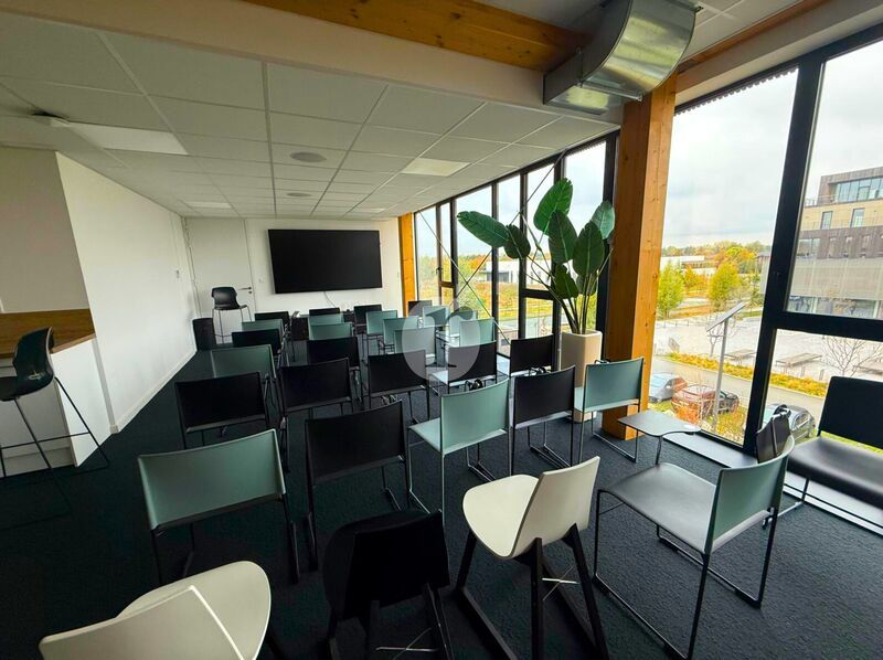 Aires d'Entreprises vous propose, à l'acquisition