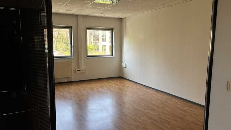 Aires d'Entreprises vous propose, à la location, 