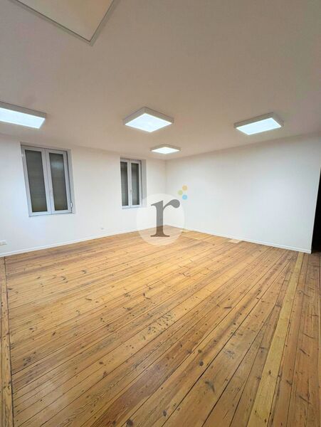 Aires d'Entreprises vous propose, à l'acquisition