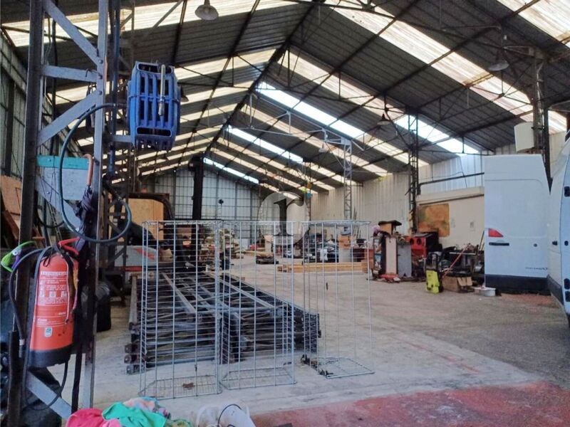 Aires d'Entreprises vous propose, à la location,