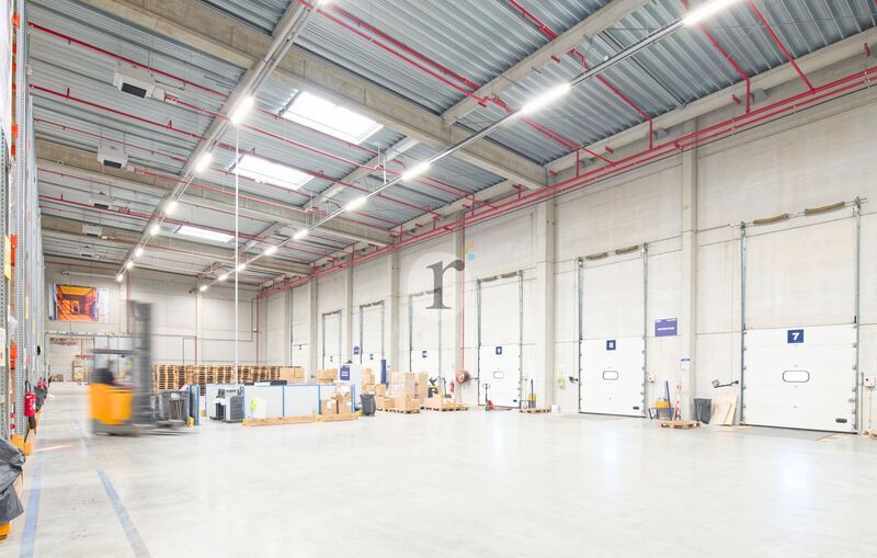 Aires d'Entreprises vous propose, à la location,