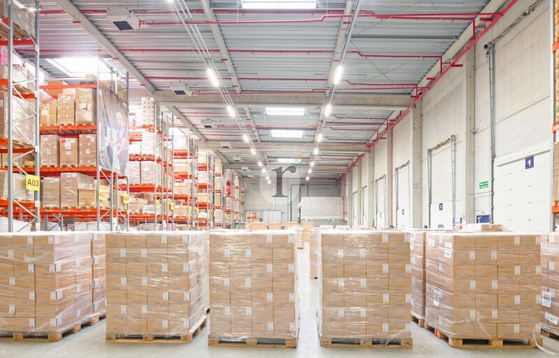 Aires d'Entreprises vous propose, à la location,