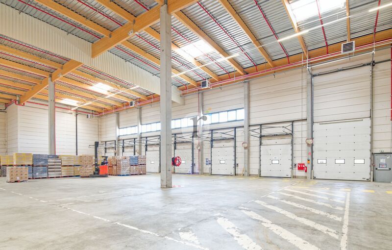 Aires d'Entreprises vous propose, à la location,