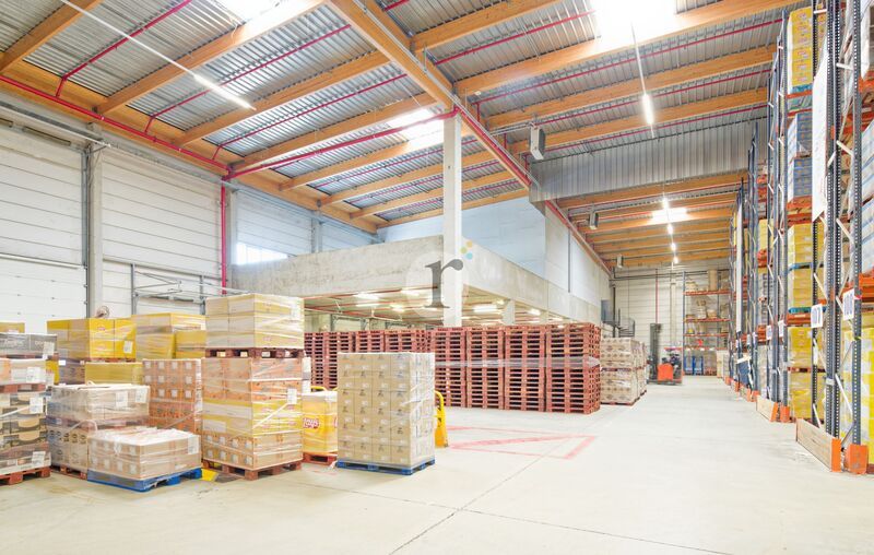 Aires d'Entreprises vous propose, à la location,