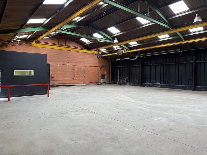 Aires d'Entreprises vous propose, à la location, 