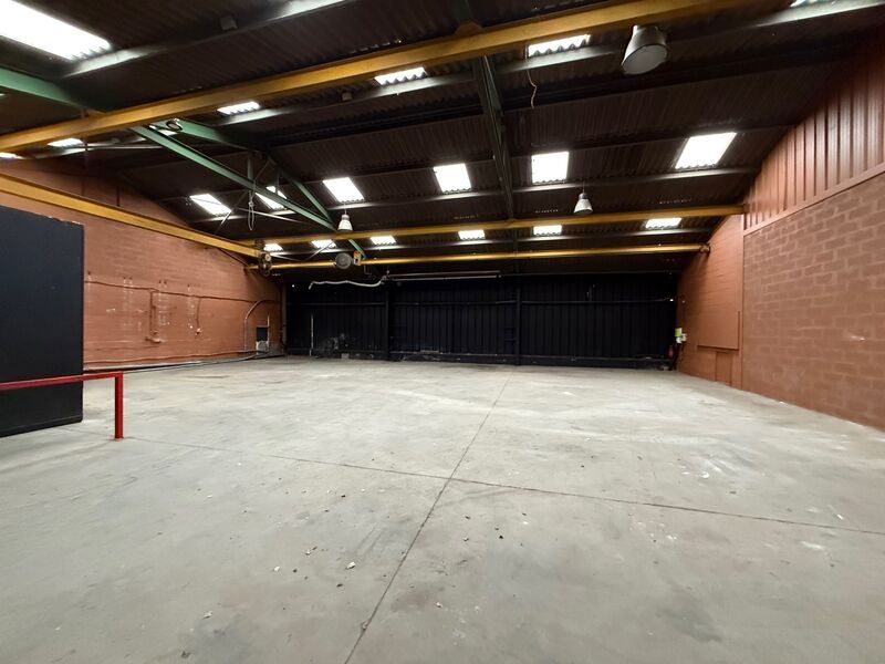 Aires d'Entreprises vous propose, à la location, 