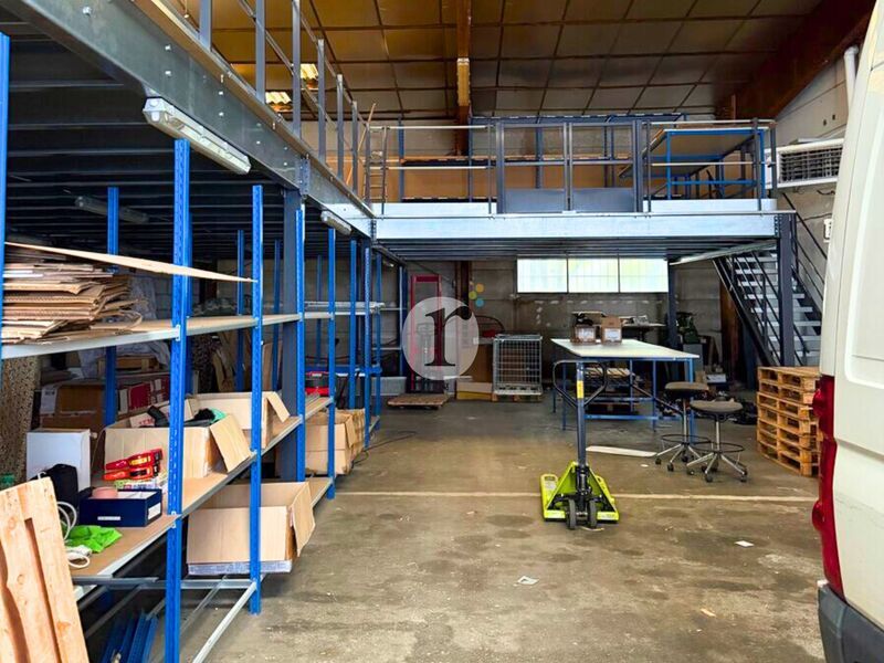 Aires d'Entreprises vous propose, à la location, 