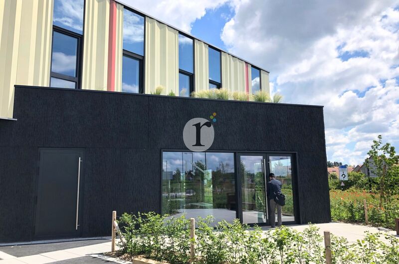 Aires d'Entreprises vous propose, à la location,