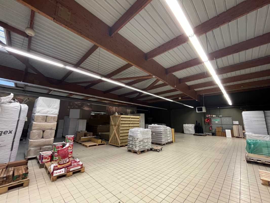 Belle opportunité sur les Weppes. Bâtiment d'acti