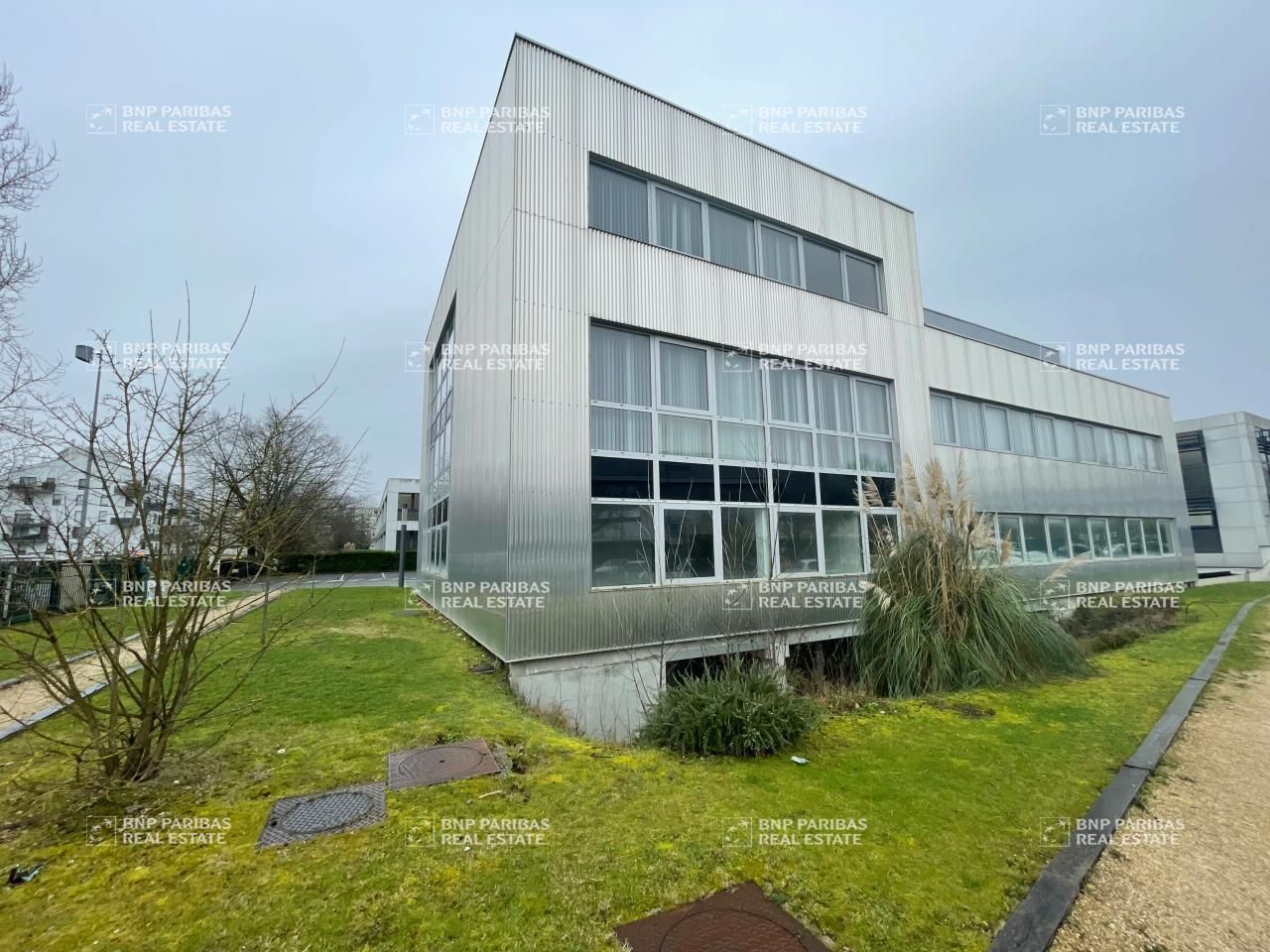 Location Bureaux 1140 m² divisibles 33300 Bordeaux