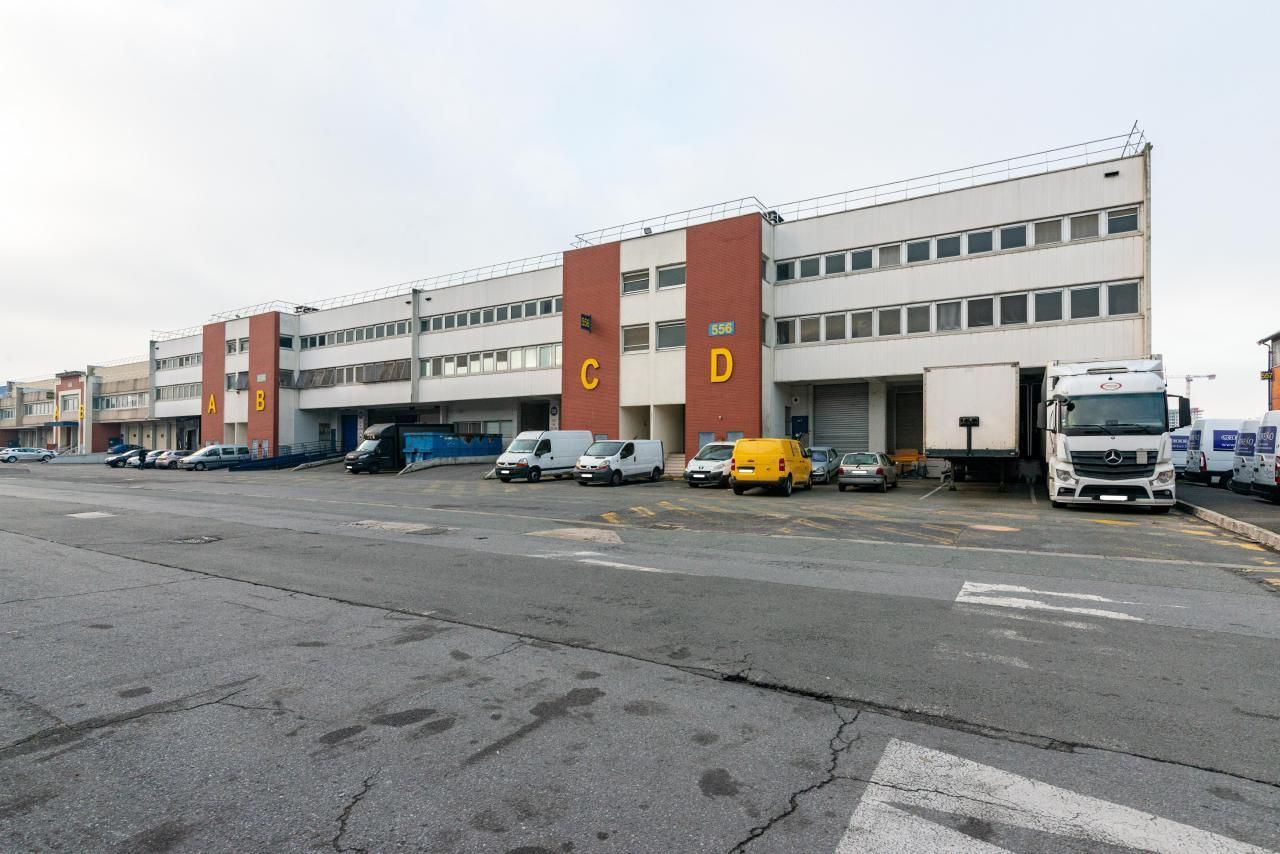 Location PME-PMI 9152 m² divisibles 93400 Saint-ouen