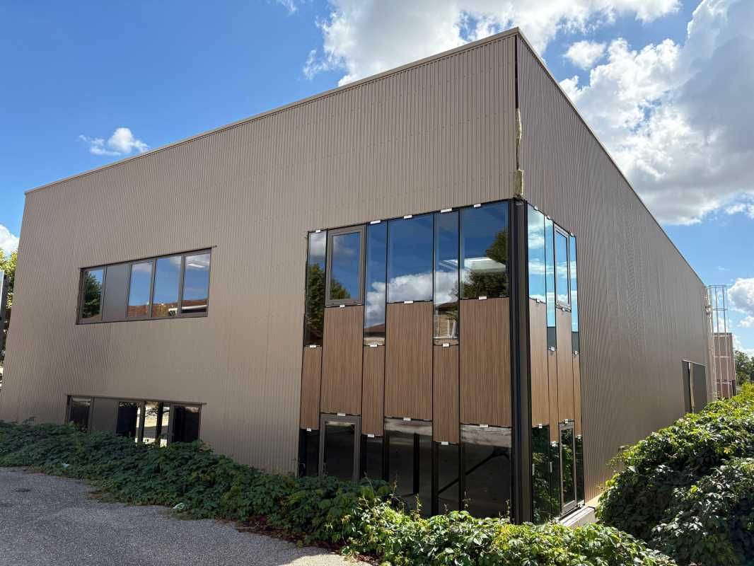 Nous vous proposons à Jons, une cellule d'activit