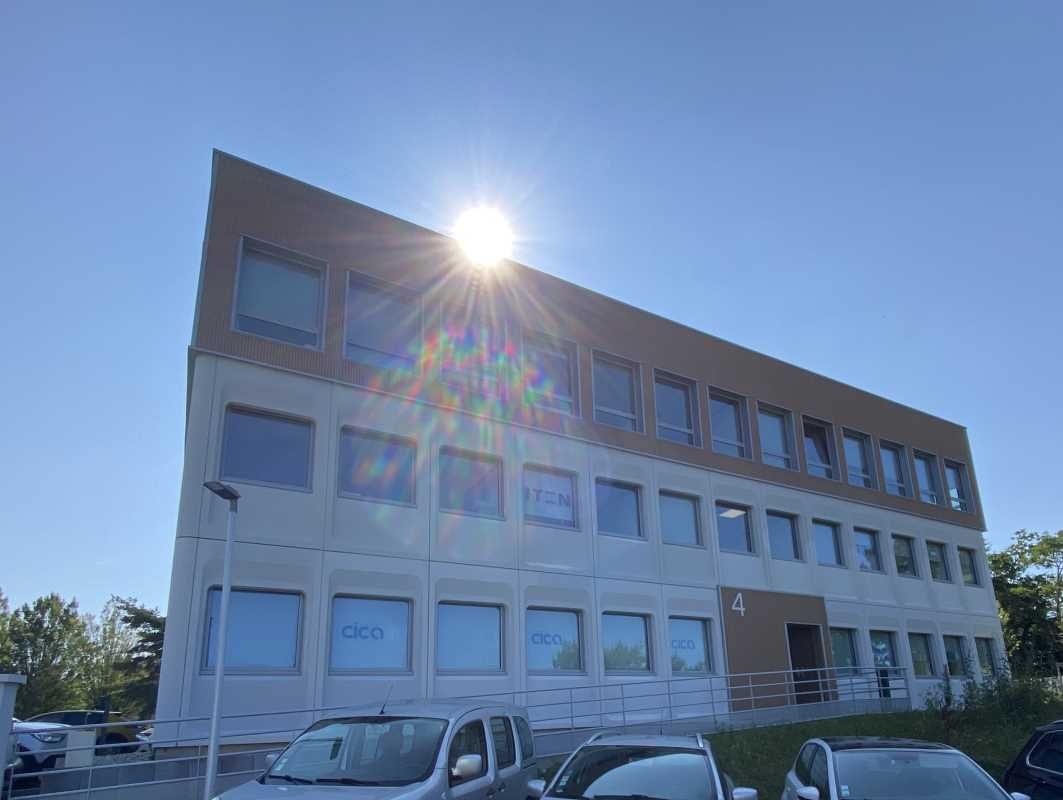 Dans un parc tertiaire à taille humaine, situé en