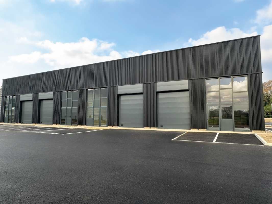 A vendre, Trévoux, dans un nouveau parc d'activit