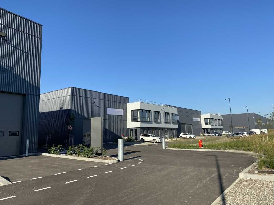 Locaux d'activité neufs à la location au sein de 