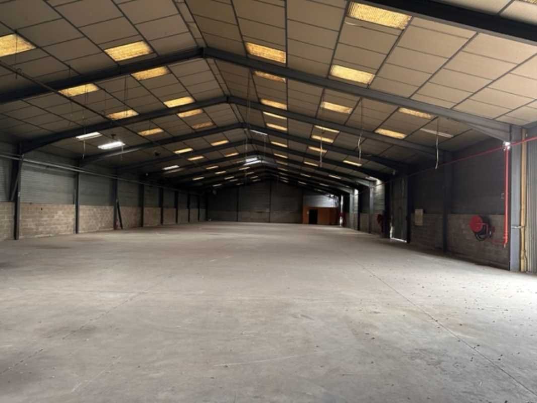 À louer à Jassans Riottier, entrepôt de 1200 m² e