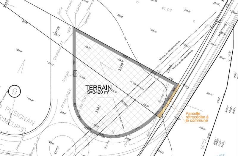 Terrain industriel à louer à Pusignan, à proximit