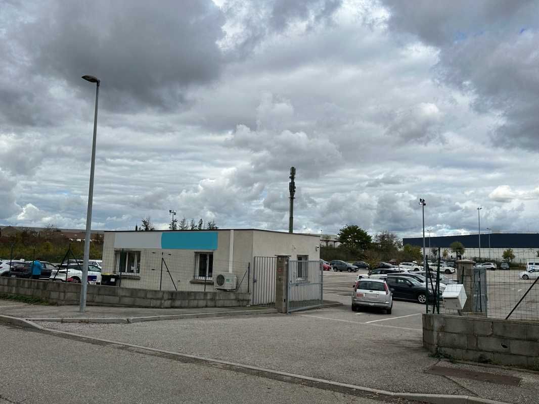 Saint Laurent de Mure, terrain à la vente en bord