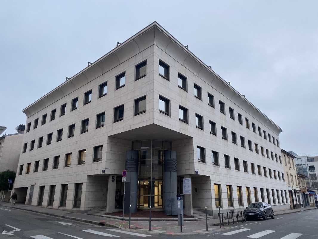 Bureaux à louer de 977 m² divisibles à partir de 