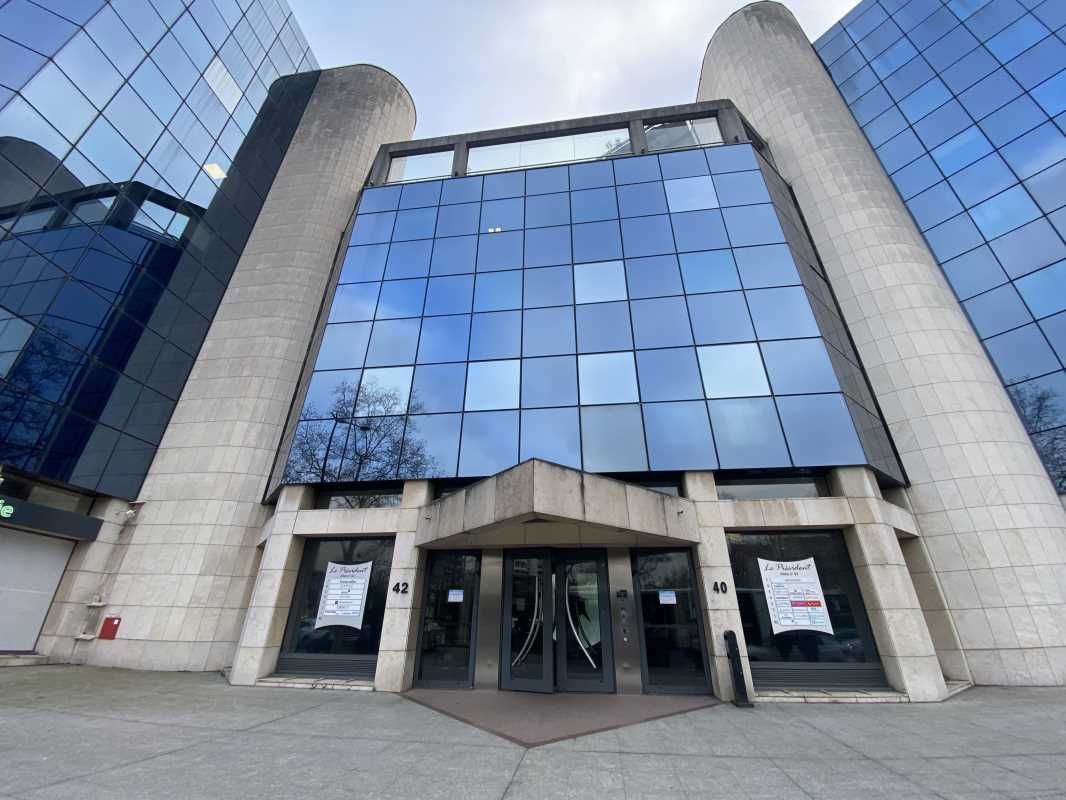 L'immeuble LE PRESIDENT est situé dans le premier